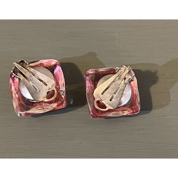 Vintage Funky Pink & Silver Swirl Cube Clip-On Earrings - Unique 80s Aesthetic - Picture 6 of 7